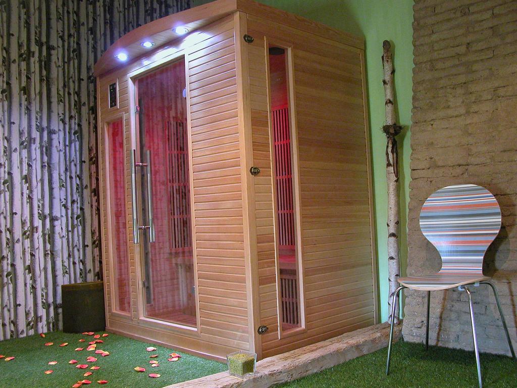 Au Mas Des Calmettes Bed & Breakfast Parisot  Exterior foto