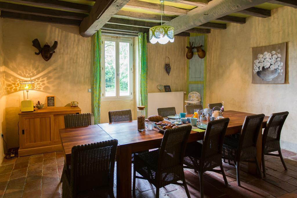 Au Mas Des Calmettes Bed & Breakfast Parisot  Exterior foto