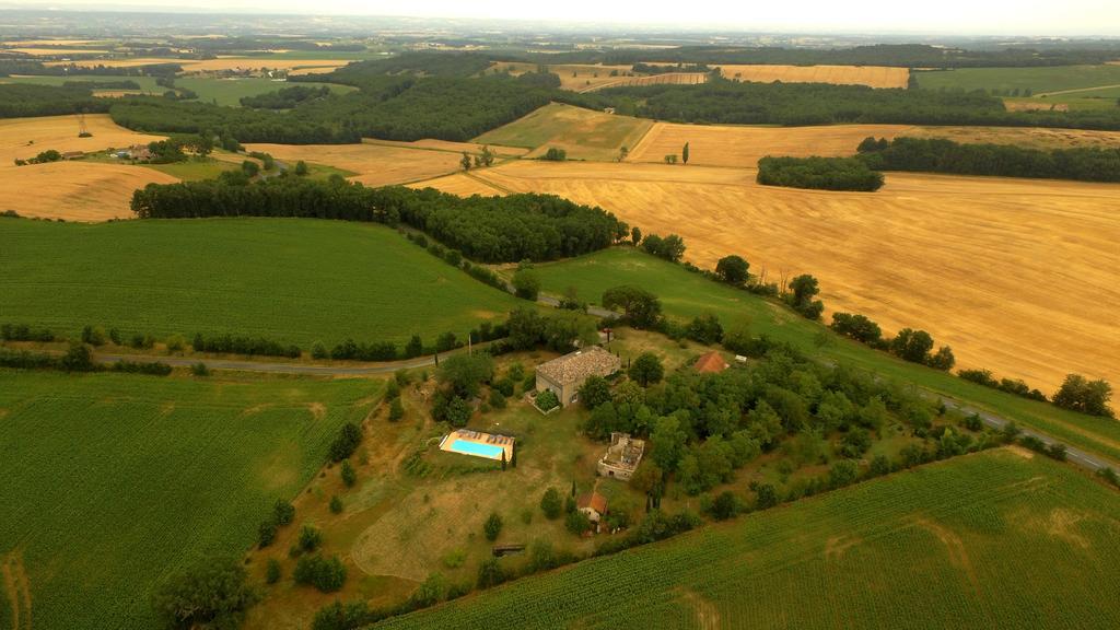 Au Mas Des Calmettes Bed & Breakfast Parisot  Exterior foto