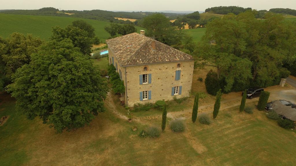 Au Mas Des Calmettes Bed & Breakfast Parisot  Exterior foto